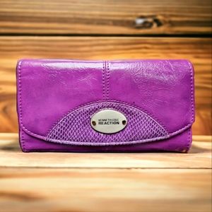 Kenneth Cole Reaction purple wallet